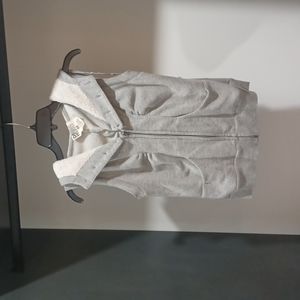 Derek Heart medium gray zip-up vest